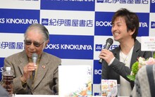 左から藤子不二雄(A)、竹本孝之。