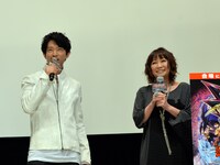 竹内に促され、海馬の演技を披露する津田。