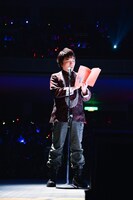 馬董役の関智一。