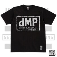 dMPロゴTシャツ。