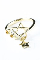 コラボリングの和泉三月モデル。