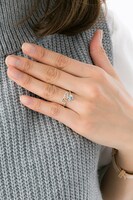 四葉環モデルの着用イメージ。