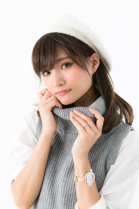 逢坂壮五モデルの着用イメージ。