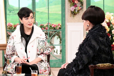 「徹子の部屋」より。左から池田理代子、黒柳徹子。(c)テレビ朝日