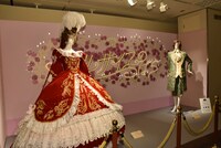 「デビュー50周年記念展 池田理代子-『ベルばら』とともに-」より。