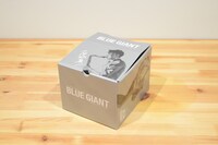 「BLUE GIANT」10巻と、「BLUE GIANT SUPREME」1巻の帯に付属している2枚の応募券を集めて応募すると、抽選で500名にプレゼントされる「BLUE GIANT」全巻収納BOX。
