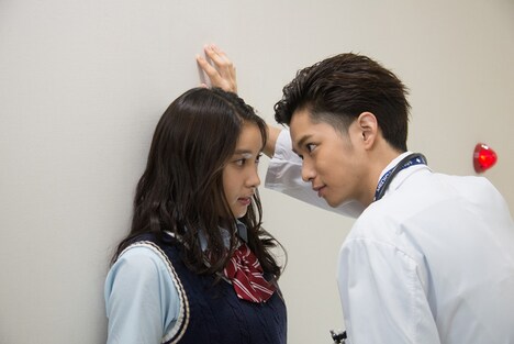 「兄に愛されすぎて困ってます VR」イメージ (c)2017「兄こま」製作委員会