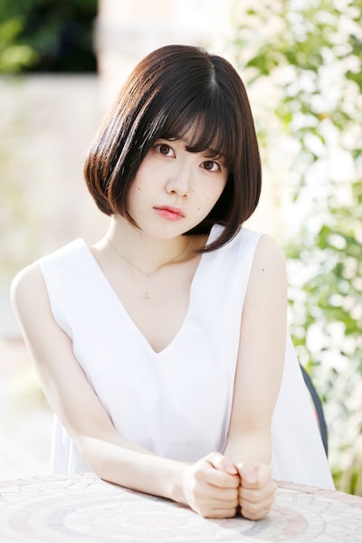 伊佐那海役を演じる礒部花凜。