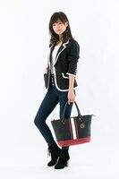 天上ウテナモデルのバッグの着用画像。