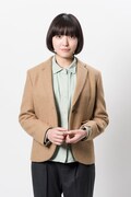 小林佑希役の我妻三輪子。