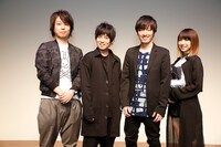 「Re:CREATORS（レクリエイターズ）」制作発表と、第1話先行上映会の様子。左からあおきえい監督、山下大輝、澤野弘之、綾野ましろ。