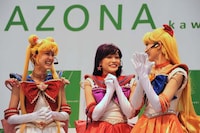 続投が発表され、喜ぶセーラー戦士たち。