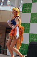 セーラーヴィーナス役の長谷川里桃。