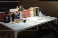 真島ヒロの作業デスクを再現したスペース。