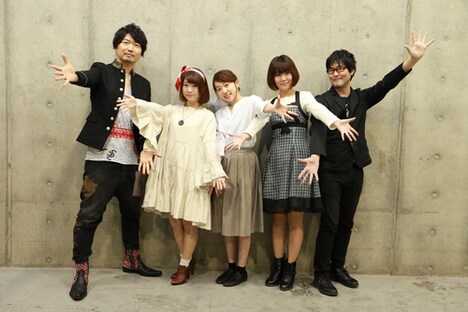 「AnimeJapan 2017」ステージイベント登壇者。左から小西克幸、石上静香、小原好美、大地葉、司会の鷲崎健。