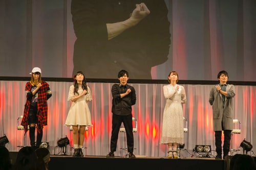 左から小林ゆう、石川由依、梶裕貴、井上麻里奈、下野紘。