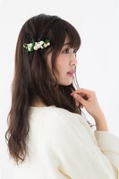 二階堂大和モデルのバレッタの着用例。