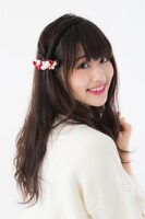 七瀬陸モデルのバレッタの着用例。