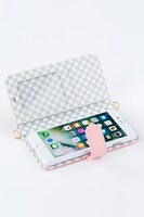 九条天モデルのスマートフォンケース（iPhone7用）。