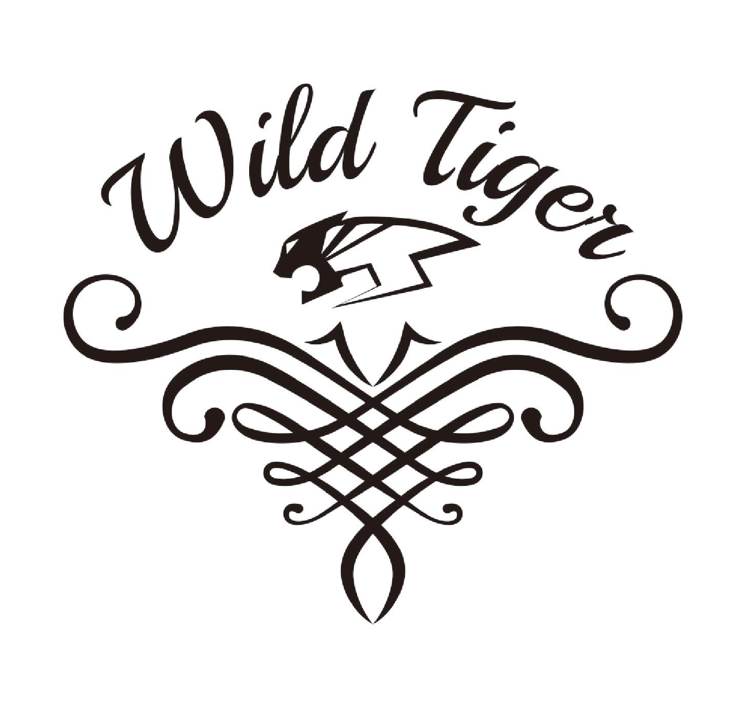 「TIGER ＆ BUNNY -The Rising- 2017 WINE Wild Tiger」のグラスにあしらわれたロゴ。