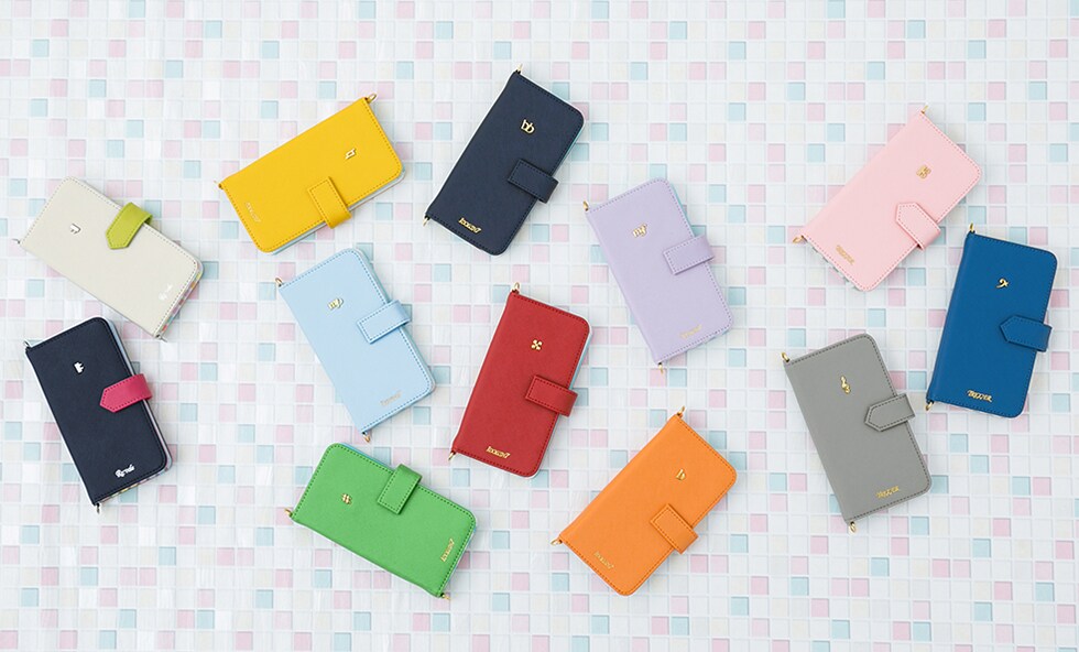 「アイドリッシュセブン」各アイドルをイメージしたスマホケースとバレッタ