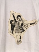 「『デッドデッドデーモンズデデデデデストラクション』×『武蔵野縫製』門出とおんたんのTシャツ」