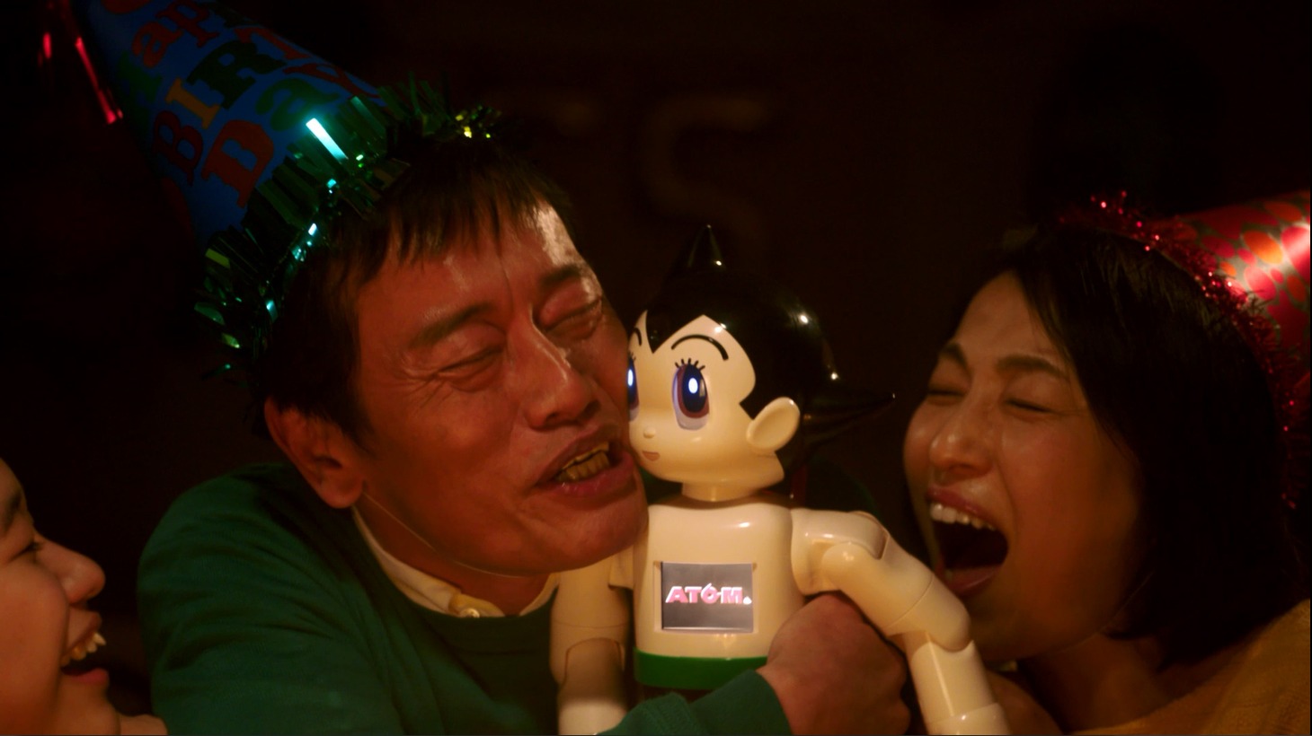 遠藤憲一が出演するATOMのCM。