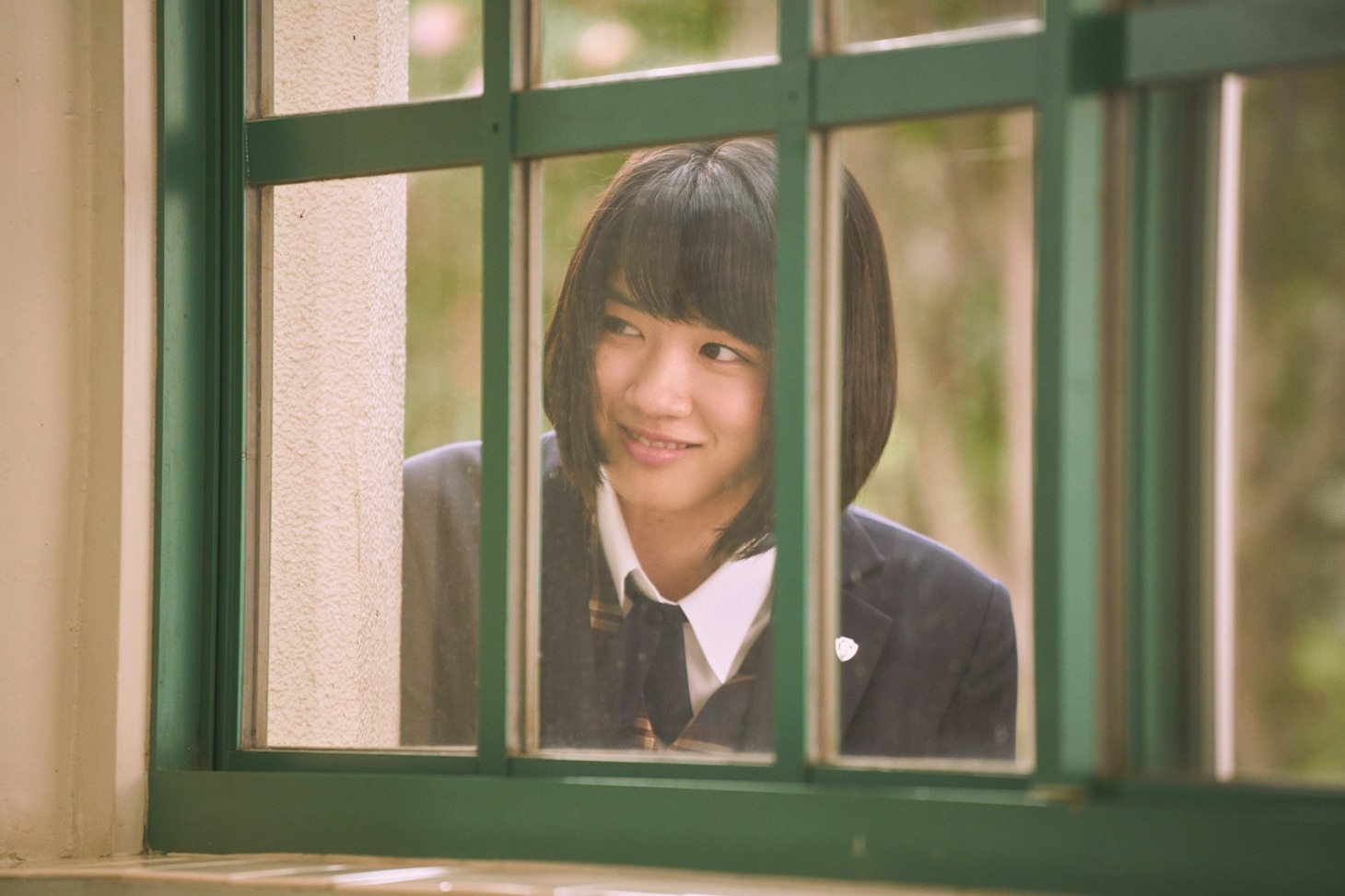 映画「ピーチガール」の新場面カット。