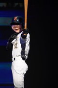 ゲネプロ公演より、深澤大河演じる小湊春市。