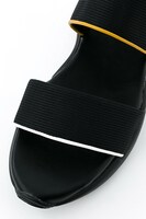 土方十四郎モデルのサンダル。