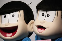 左から十四松、トド松。