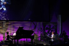 ガエリオ・ボードウィン役の松風雅也による朗読の様子。