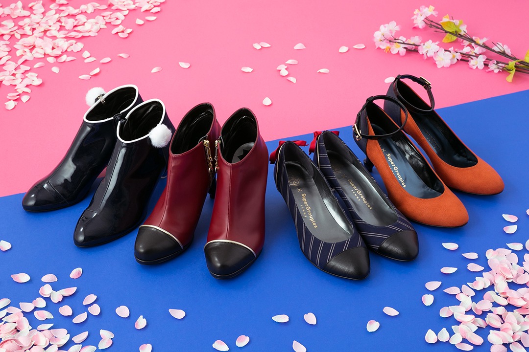 「刀剣乱舞-ONLINE-」とコラボしたシューズ。左から大和守安定モデル、和泉守兼定モデル、堀川国広モデル、陸奥守吉行モデル。