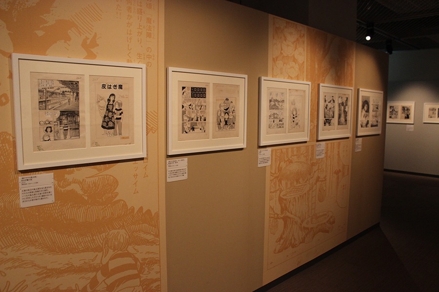 「追悼水木しげる ゲゲゲの人生展」会場内の様子。