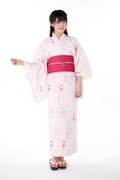 「木之本桜モデル浴衣」の着用例。