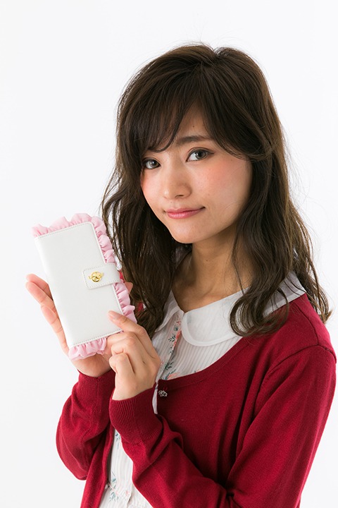 「ステラミルフィーユモデル iPhoneケース」の使用例。