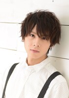 王茶利暉役の上仁樹。