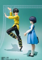 「S.H.Figuarts 響良牙」のディスプレイイメージ。右の「S.H.Figuarts 天道あかね」は別売り。