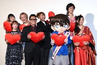 劇場版「名探偵コナン から紅の恋歌（からくれないのラブレター）」の初日舞台挨拶の様子。