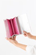 S.E.Mモデルの長財布。