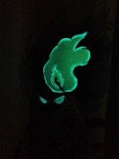 「バオー来訪者/BAOH」の蓄光加工された部分。