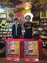 ヴィレッジヴァンガード下北沢にてトークショーとサイン会を開催したカメントツ。