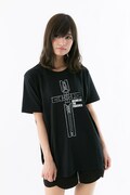 「ニコラス・D・ウルフウッドモデル Tシャツ」の着用例。