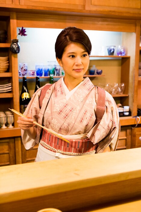 五月役の佐津川愛美。