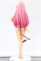 ララ・サタリン・デビルークの等身大フィギュア。(c)矢吹健太朗・長谷見沙貴/集英社