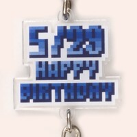 「『弱虫ペダル」真波山岳ドットde繋がるバースデー・アクキー＆缶バッジセット』のアクリルキーホルダー。