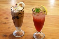 「矢四郎の相乗効果な珈琲牛乳」と「弁天様スカッシュ」。