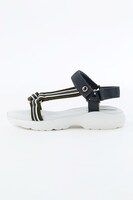 梟谷学園高校モデル。