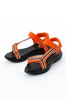 烏野高校モデルのスポーツサンダル。