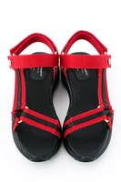 音駒高校モデルのスポーツサンダル。